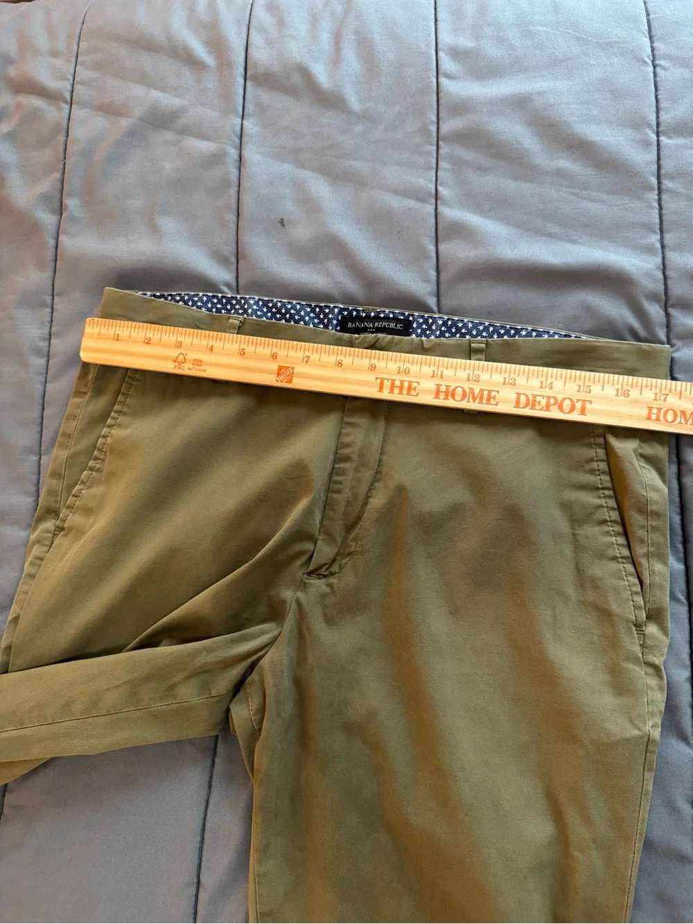 Banana Republic Aiden Slim Fit Chino Pants Olive Green 33x32